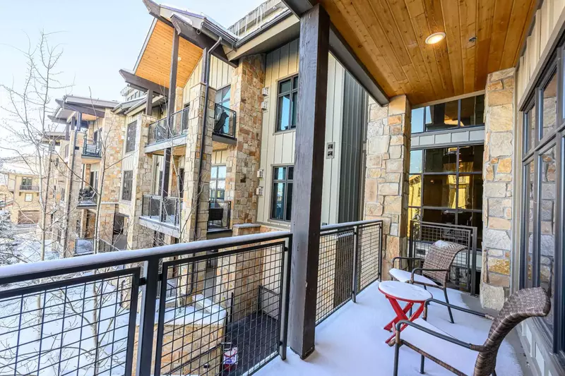 Blackstone Flats 201