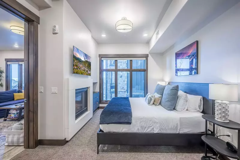 Blackstone Flats 201