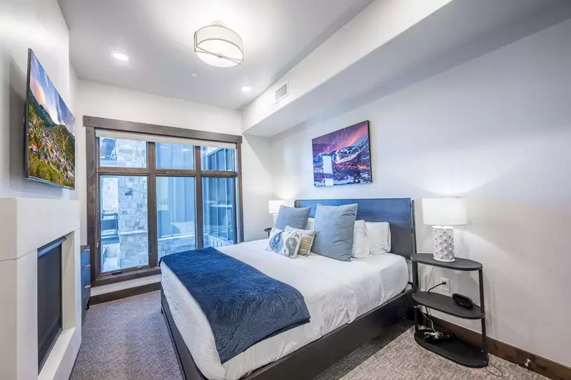 Blackstone Flats 201