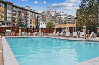 Canyons Village Ski-In/Ski-Out Condo – Sundial B414
