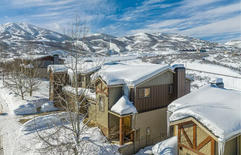 Modern Jordanelle luxury home with Deer Valley East views