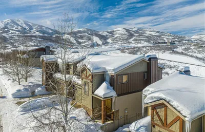 Modern Jordanelle luxury home with Deer Valley East views
