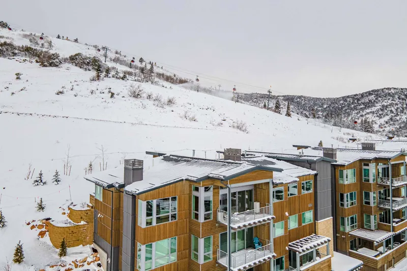 APEX has a location which offers easy convenience to nearby skiing, hiking and biking trails – truly located right outside your door