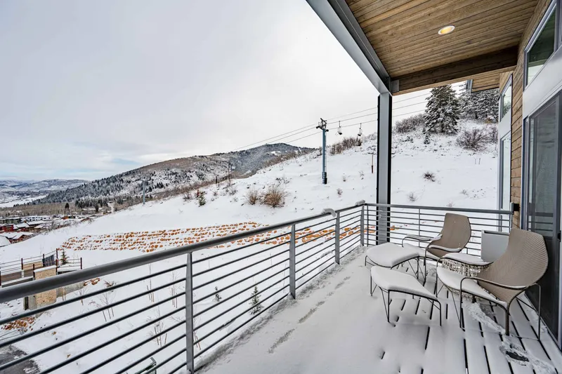 Private balcony with amazing mountain views