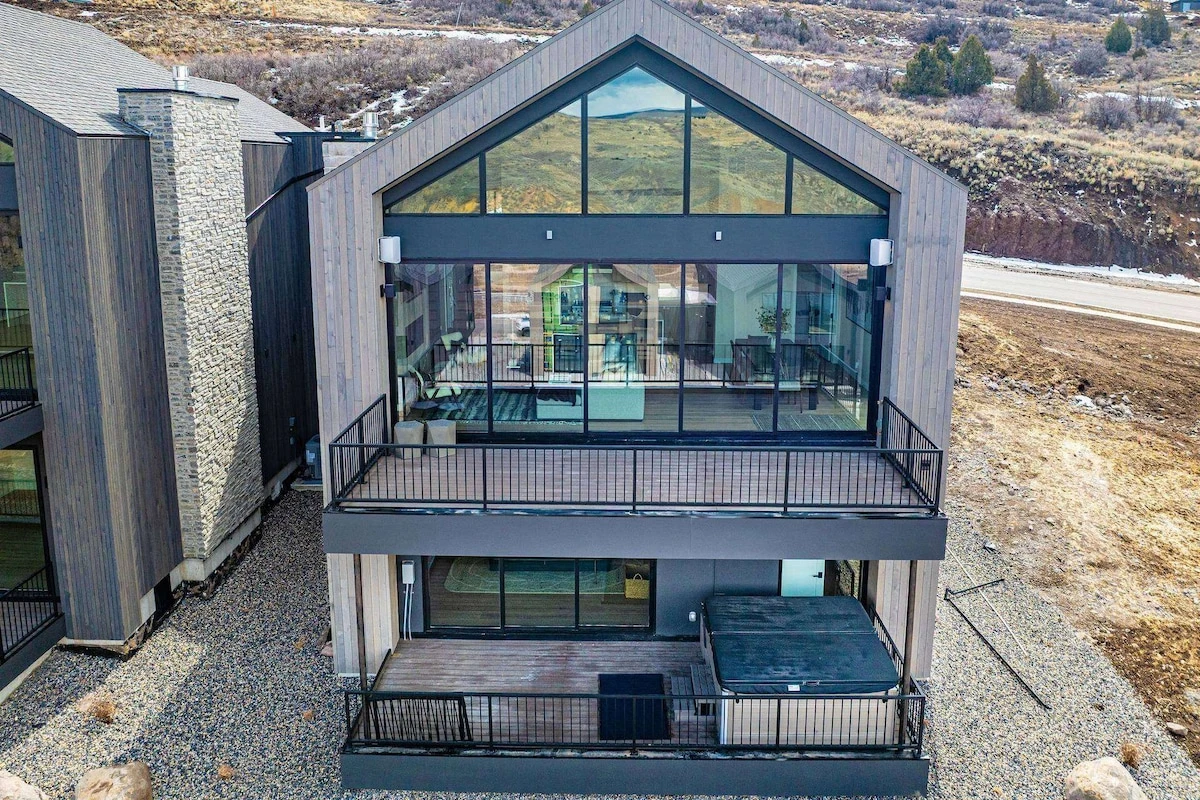 Modern mountain home at Wildwood Reserve near Deer Valley East Village skiing