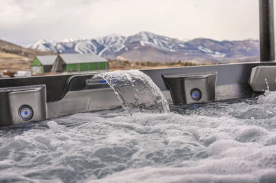 Private hot tub with mountain views near Deer Valley East Village skiing
