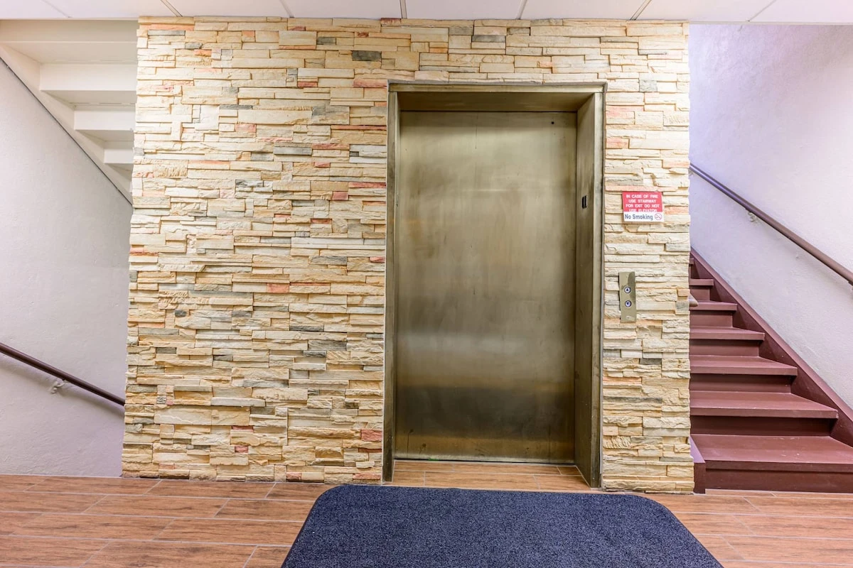 The Galleria has an elevator for guest use making it easy to bring your luggage up/down.