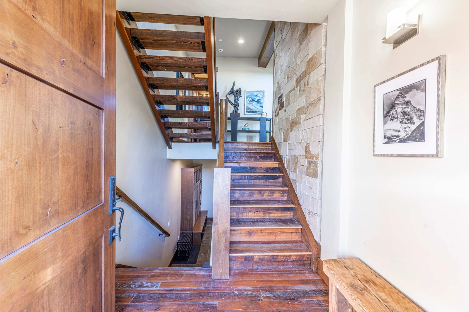 650 Rossi Hill
