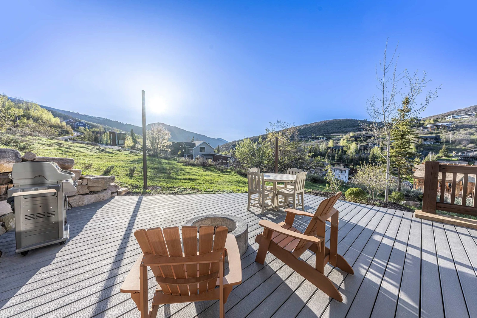 650 Rossi Hill