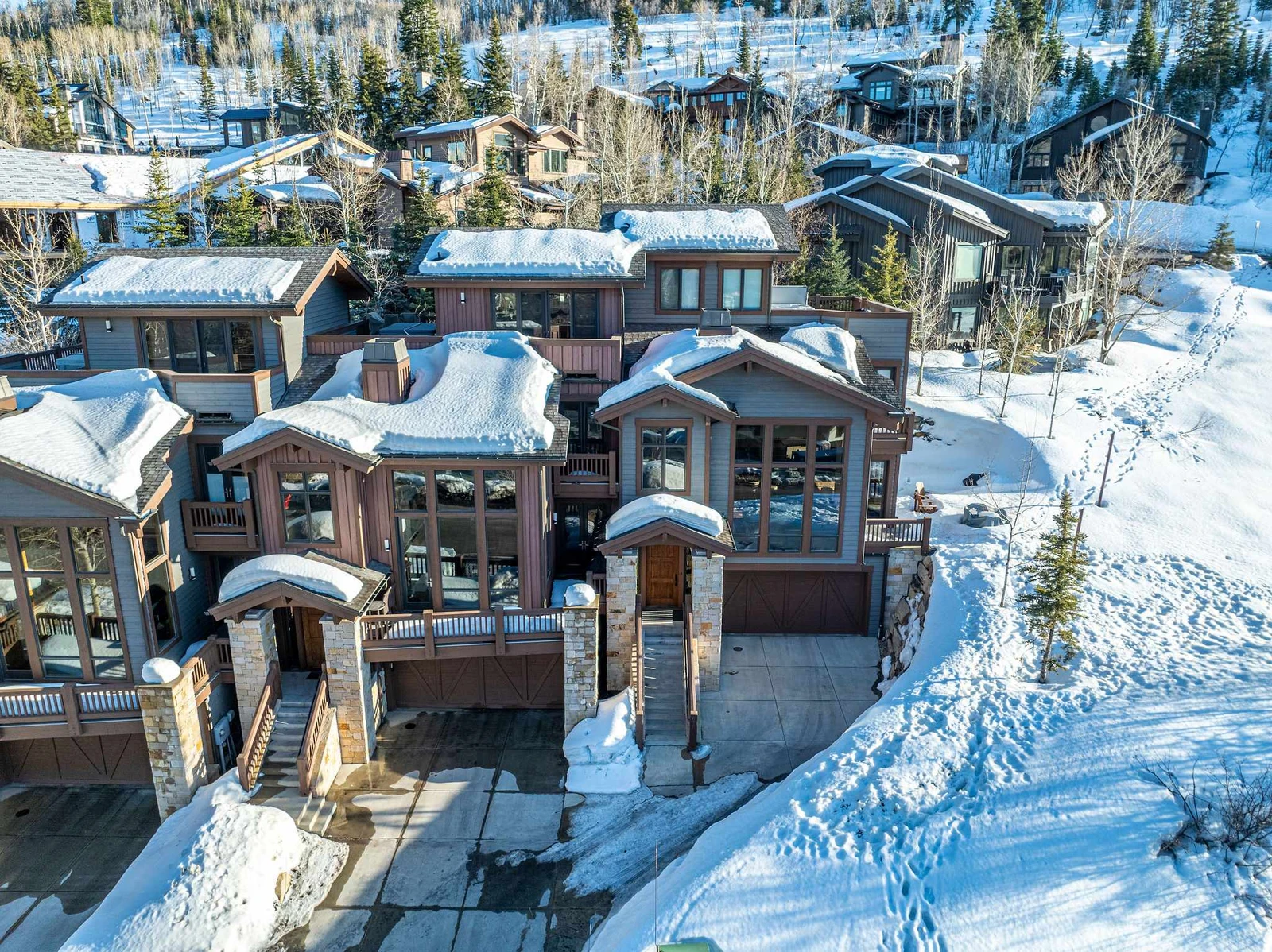 650 Rossi Hill