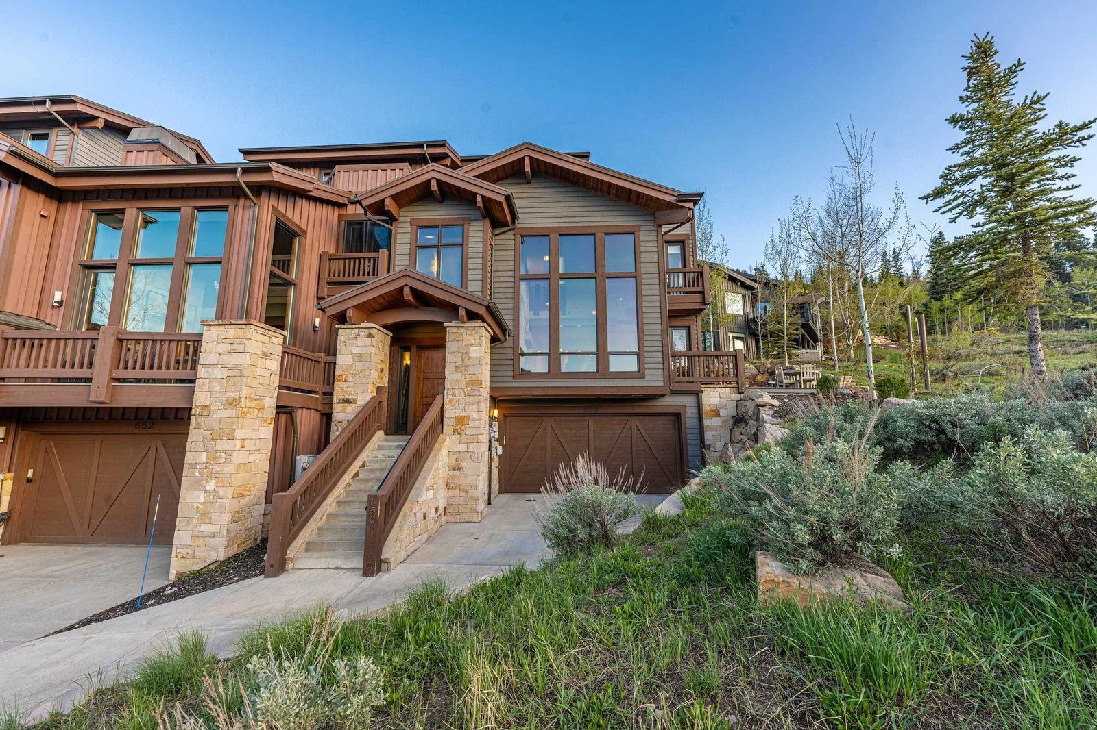 650 Rossi Hill