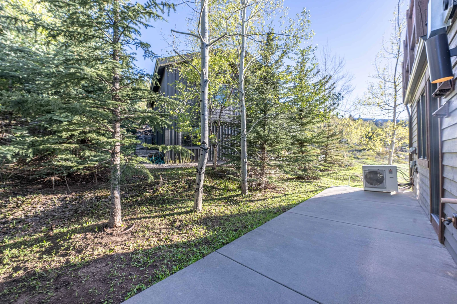 650 Rossi Hill