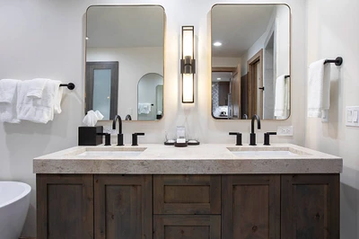 Primary En Suite with dual vanities and soaking tub, walk in shower || Park City Luxury Rentals, Park City Vacation Rentals, Park City VRBO, Westgate