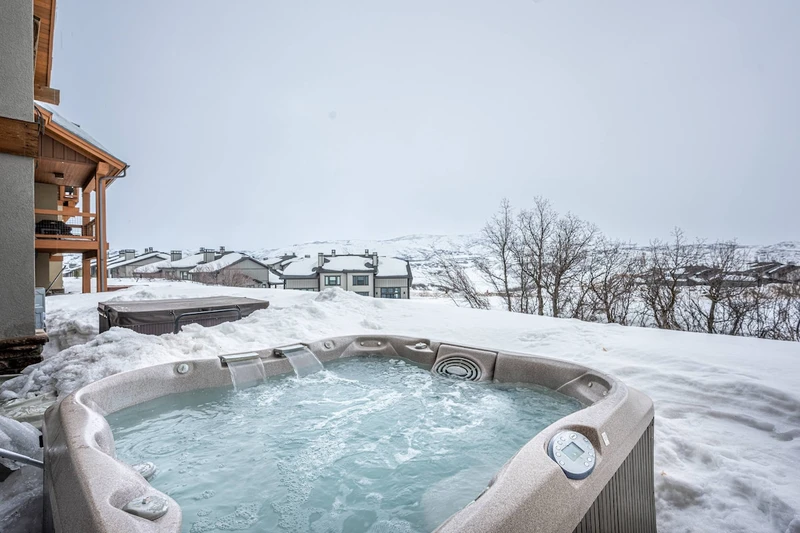 Located less than 5 minutes from Deer Valley East Village, this home has a private hot tub for up to 8 guests.