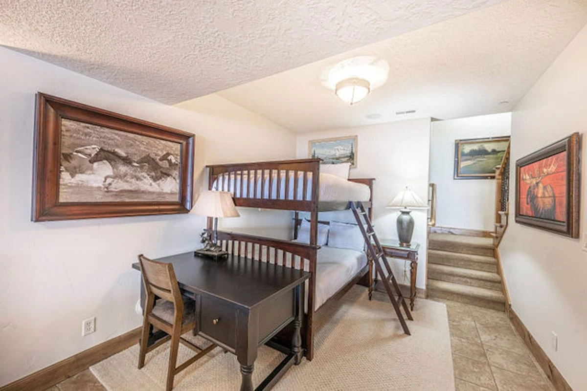 The lounge level offers comfortable bunk beds.