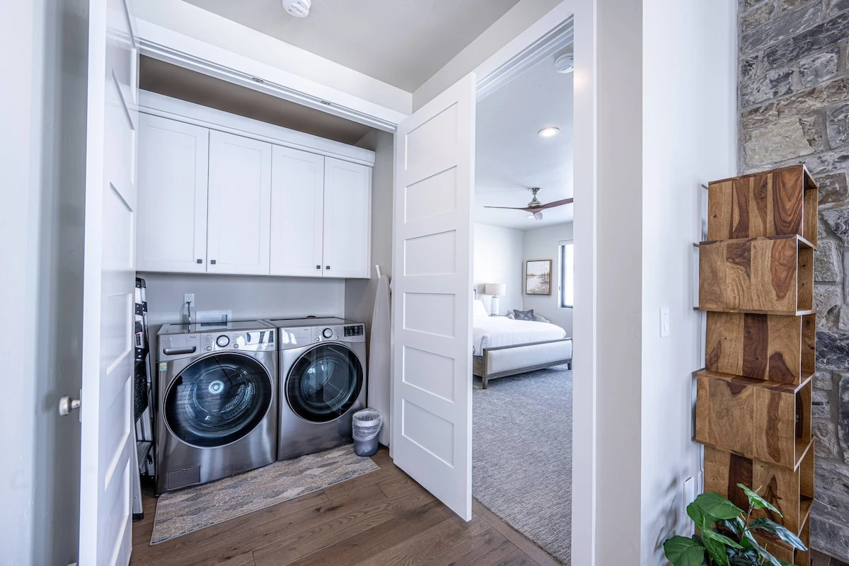 In-home washer and dryer for extended ski stays in Park City near Deer Valley East Village