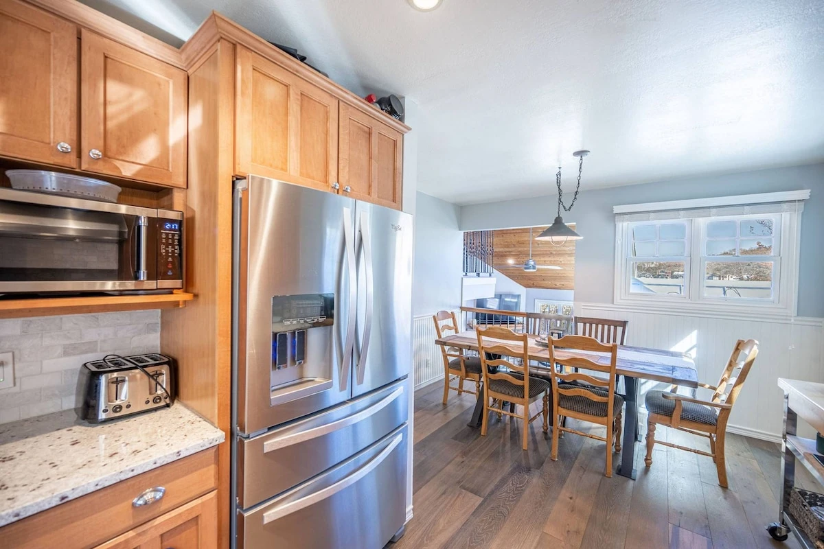 No need for the cook (s) to be stuck alone in the kitchen, this floor plan seamlessly flows from one room to the next