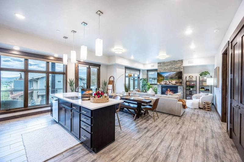 Fully stocked kitchen with beautiful quartz countertops, open floor plan! Park City Vacation Rentals, Park City Airbnb, Blackstone, Park City Vacation