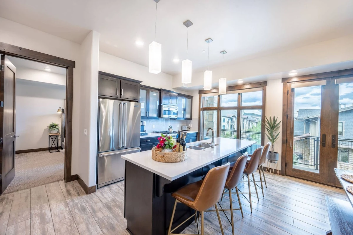 Enjoy this fully equipped kitchen with everything you need to cook a delicious meal
