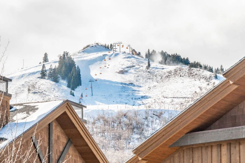 The Frostwood (Waldorf) Lift is an Easy 2 Minute Walk from Our Home, less than a half of a mile!