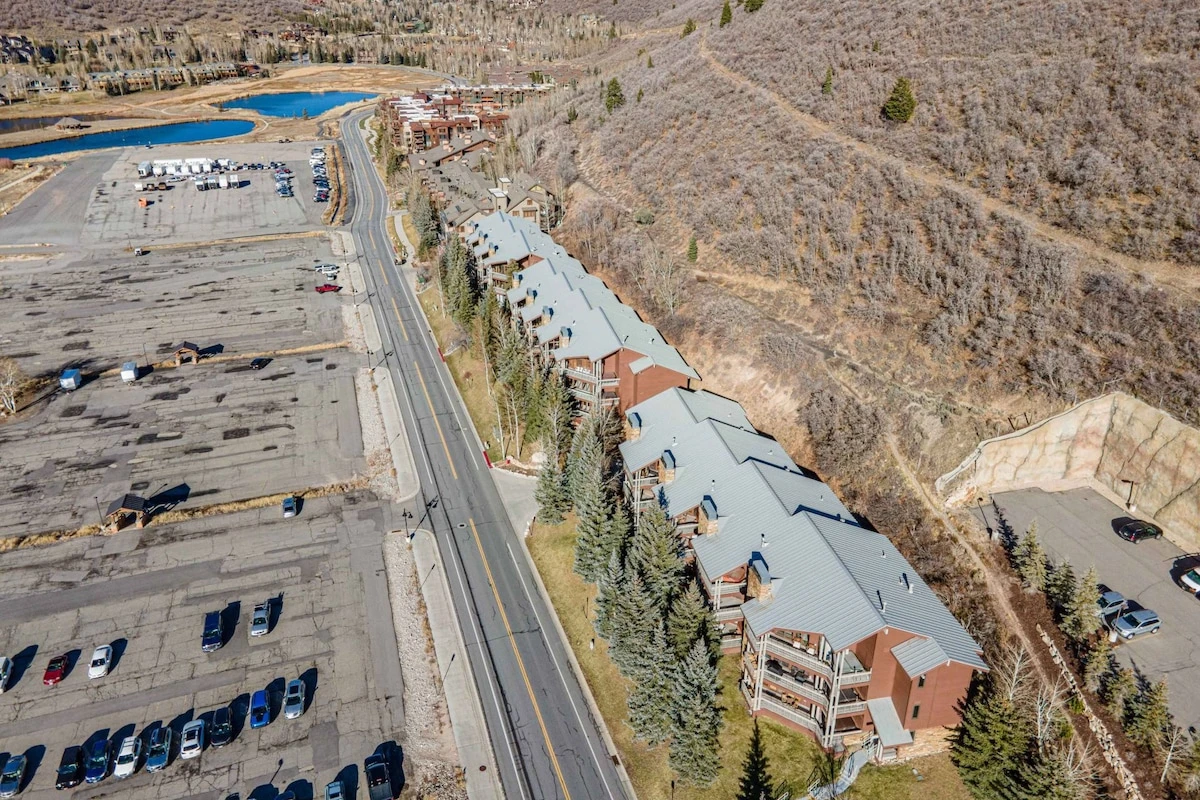 Our home is on the main level of the Powder Run condos and is steps away from the base of Deer Valley Resort – we are the closest unit to Snow Park Lo