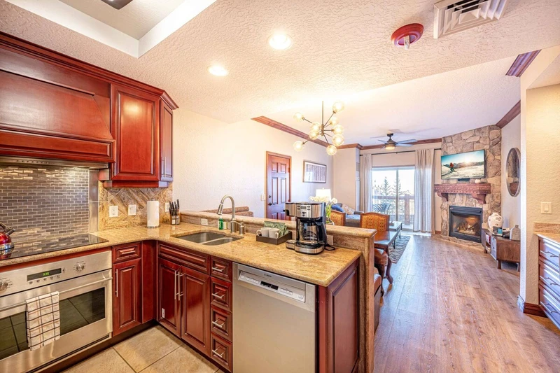 Primary Suite's Full Kitchen