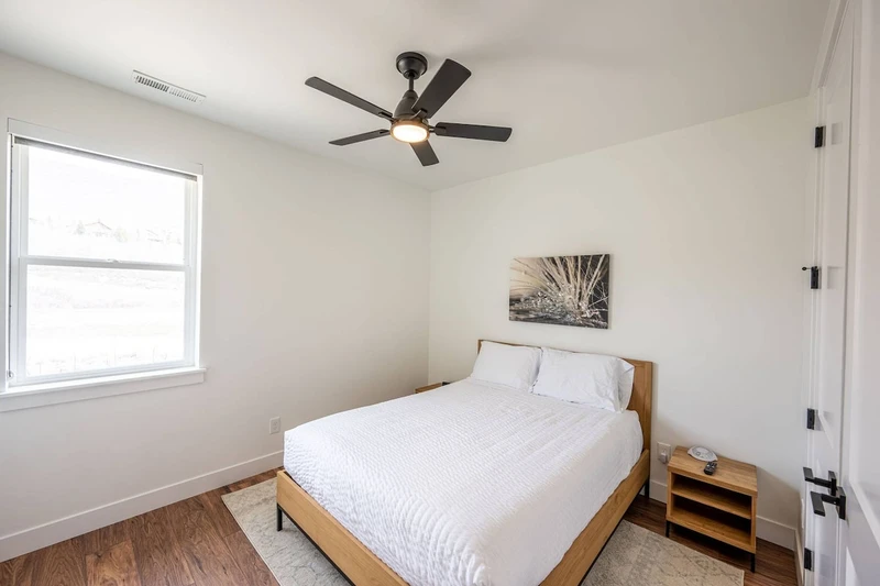 Guest suite with high end Queen size memory foam mattress