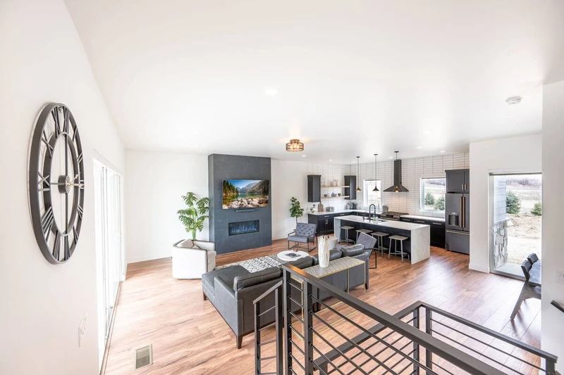 Brand-new, expertly designed gorgeous property