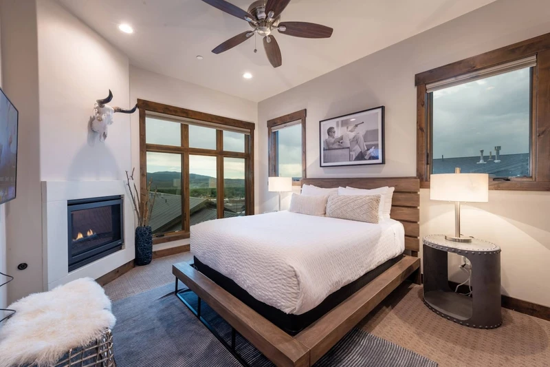 The professionally designed interior of this home helps guests feel an instant sense of calm as soon as they enter the home. The primary suite feature
