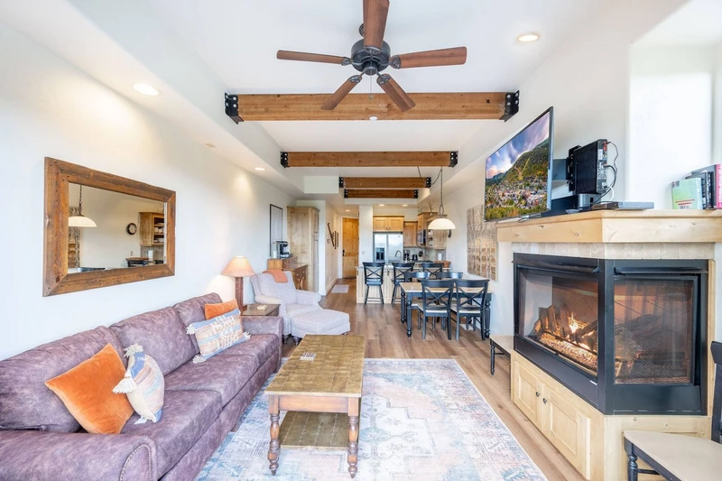 Comfy family room with new furniture, new HDTV and a cozy fireplace - perfect for chilly winter nights!