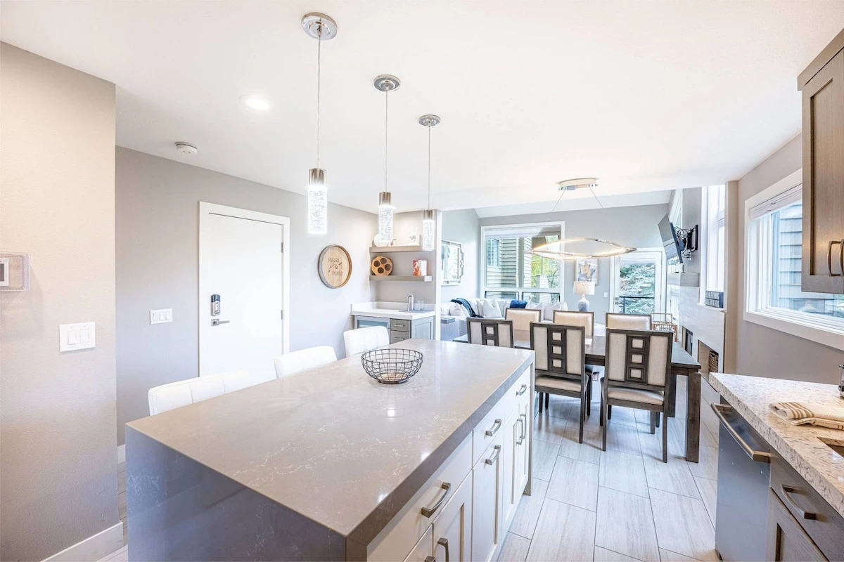 The home has a bright and open floor plan making it perfect for entertaining, hosting a dinner party or even a family game night!