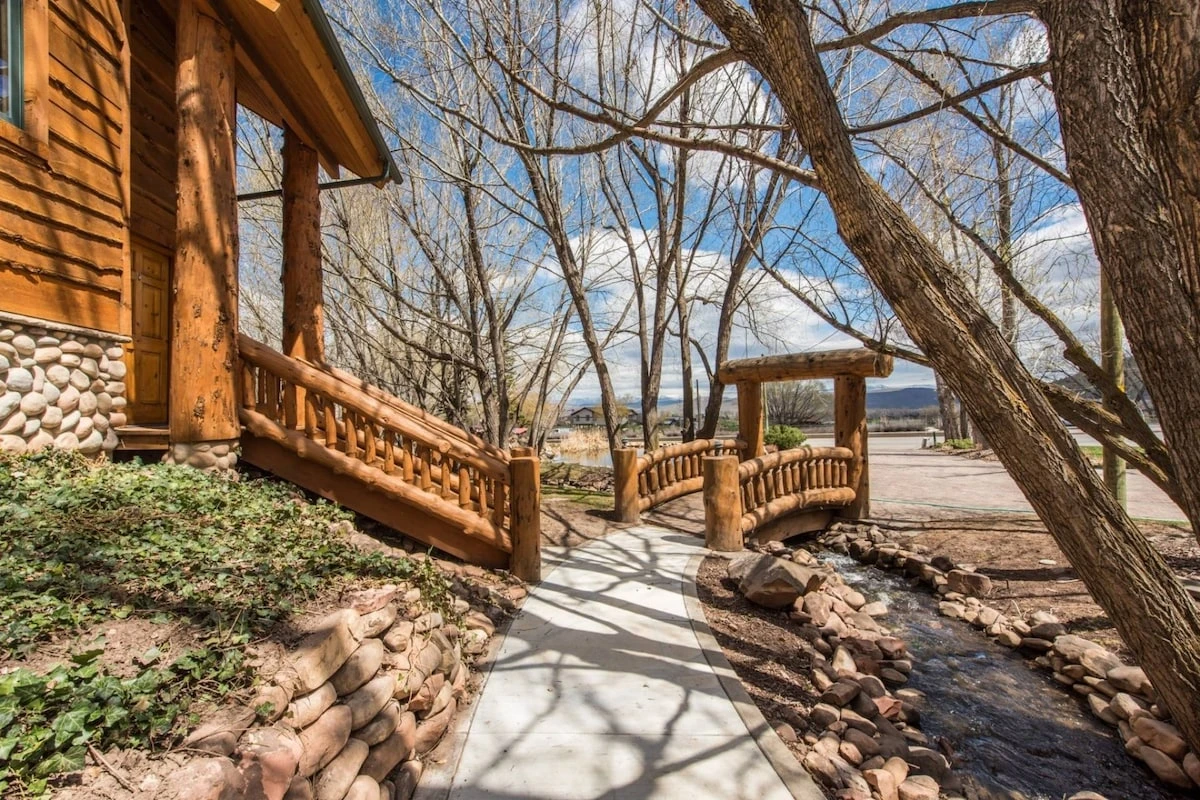 As a guest at Timber Wolf, other amenities include communal hot tubs, endless outdoor space, access to hiking trails and mountain views.