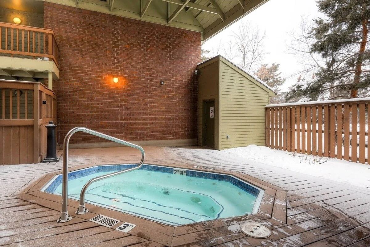 Guests will enjoy an onsite common hot tub and access to Park City’s free transit system.