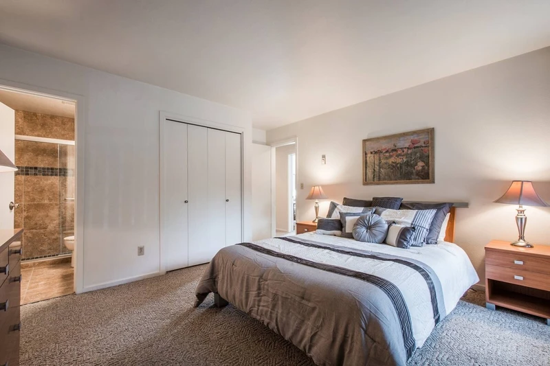 From the comfy couches to the cozy fireplace, you will feel at home in no time. The master bedroom also features a private en suite bathroom.