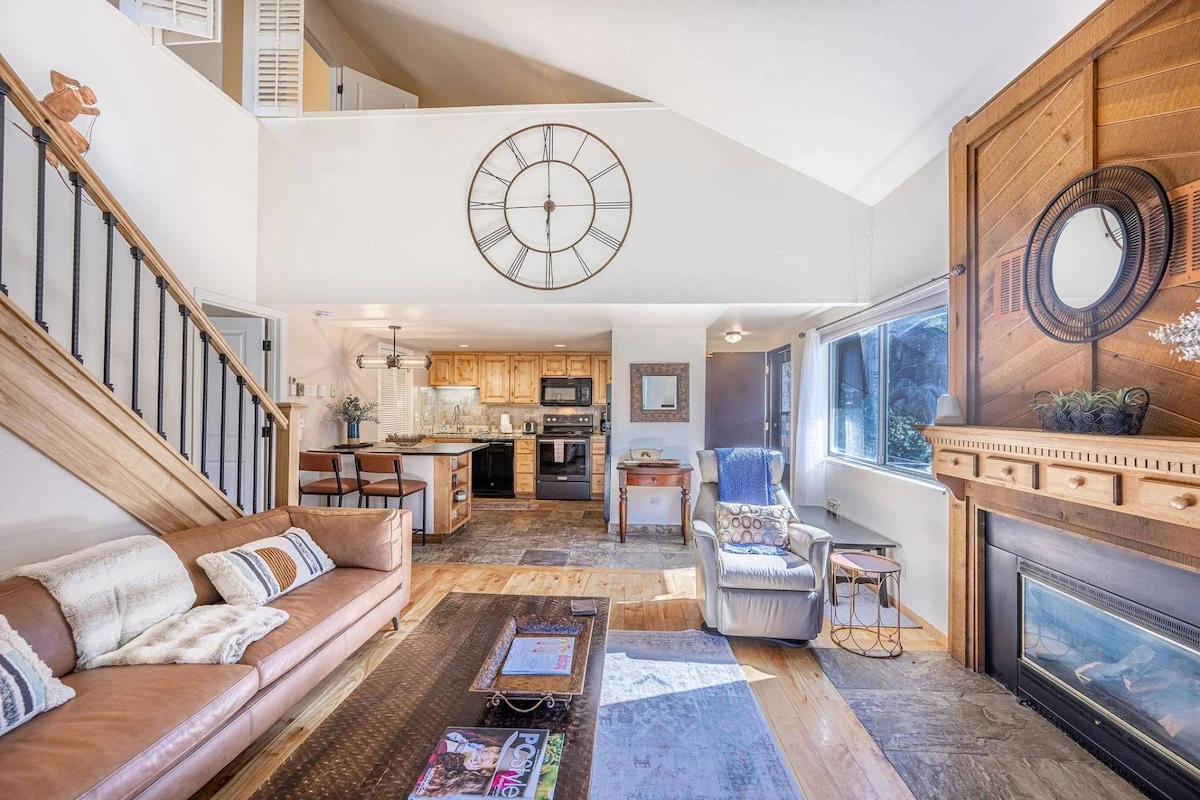 The condo is bright, spacious and fully furnished with a large sofa, a gas burning fireplace, new hardwood flooring, and a HDTV complete with Comcast