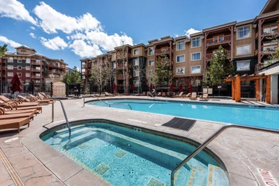 Relax Poolside!