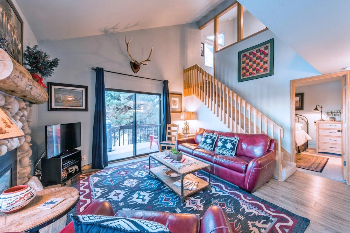 Welcome to this Newly Remodeled Top Floor Unit at Canyons Resort! This home is located in Building P of Red Pine Condos. It features wood flooring, up