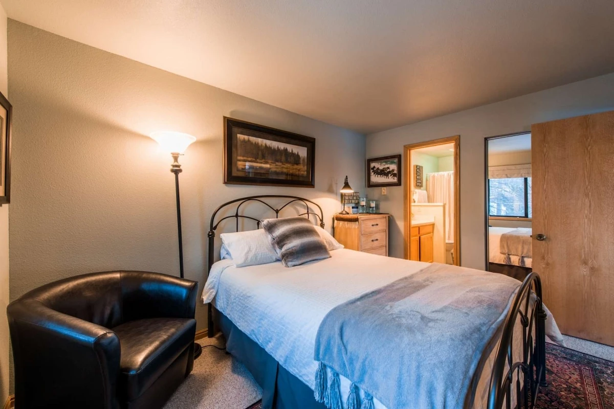 Main Floor Master Suite, HDTV, Closet & Updated Ensuite Bathroom