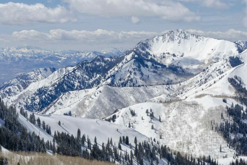 Watsach Mountain Range.