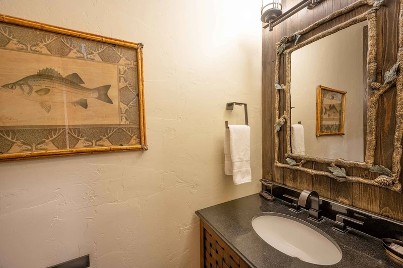 Warm and Classic Washbasin and Mirror
