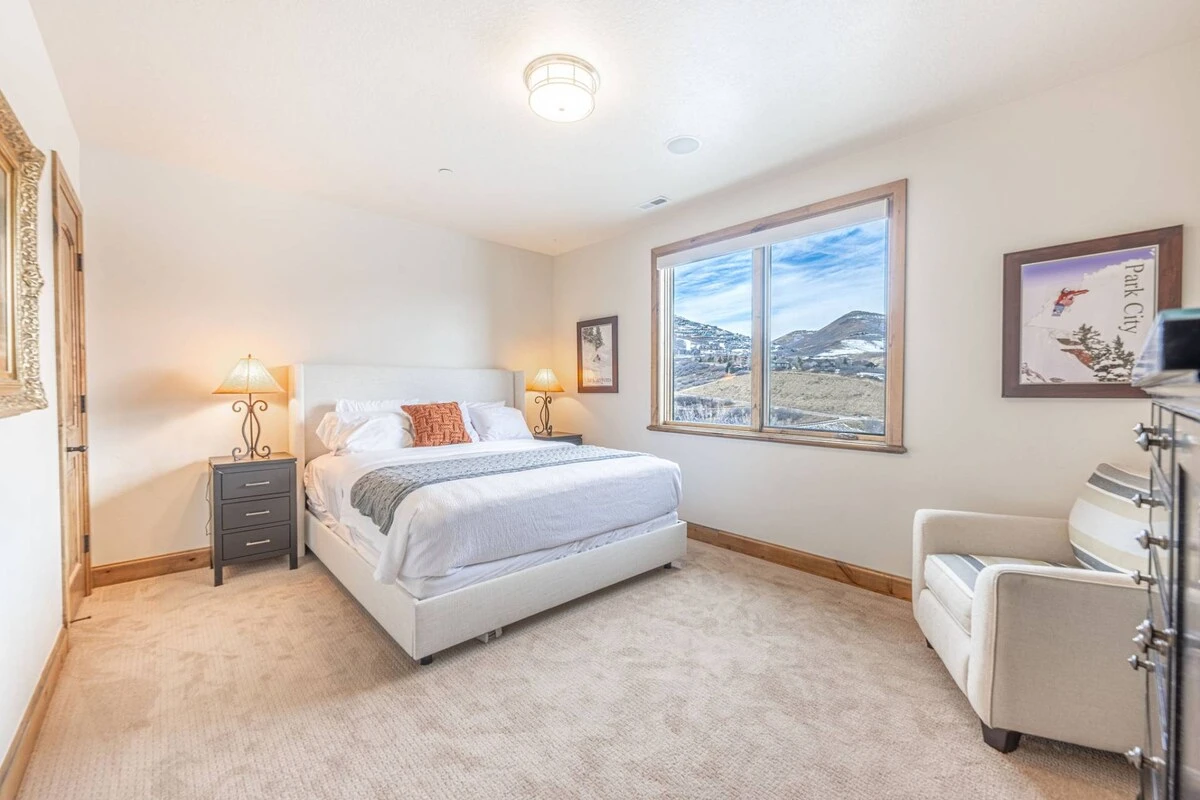 Deer Valley East Family Friendly Rental | Private Hot Tub | King Beds