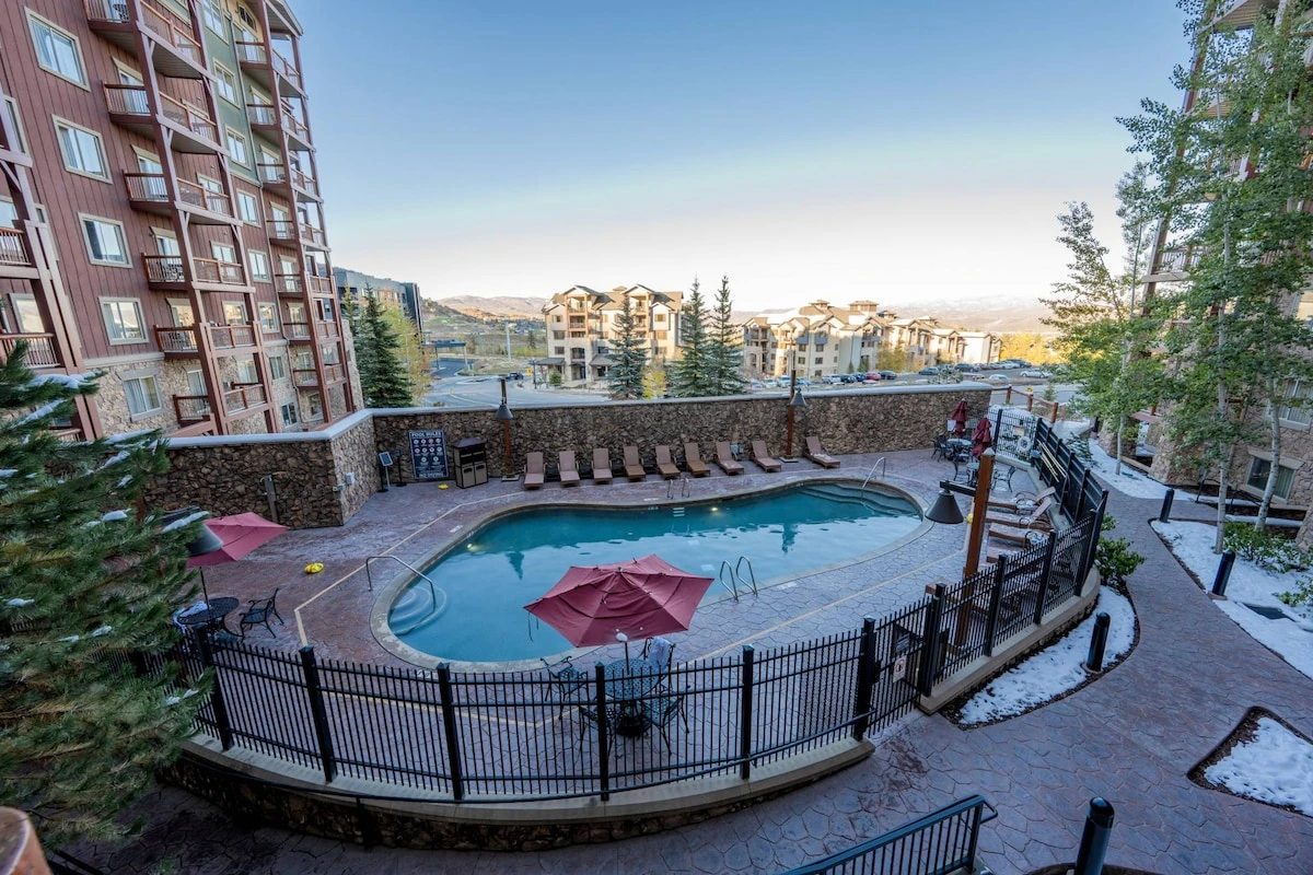 Westgate's pool view