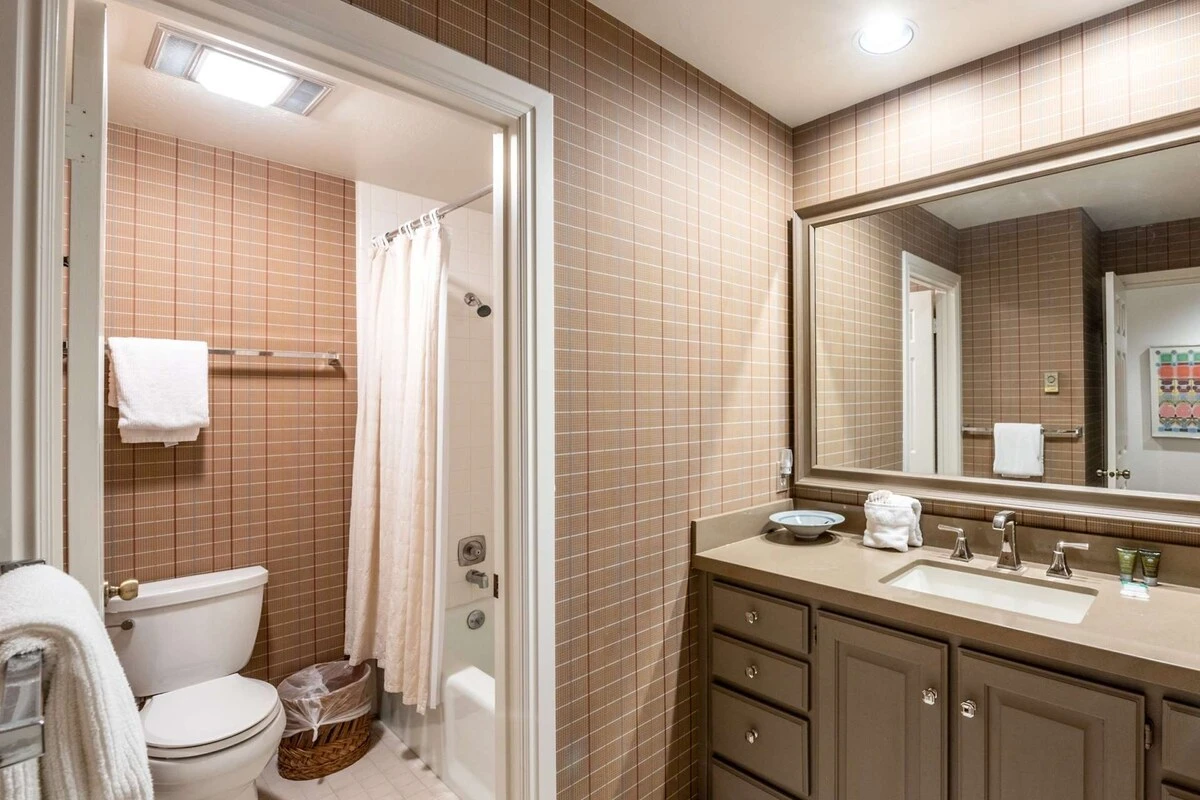 En Suite Master Bathroom