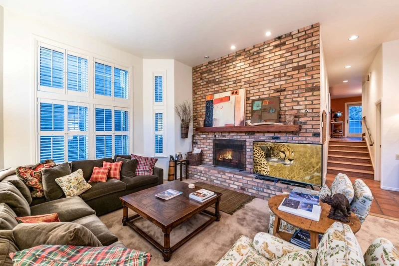 Deer Valley Drive Ski Home offers Guests the perfect home in an exclusive location!