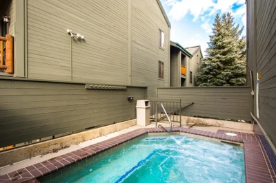 Hot Tub Open During Ski Season / Coin Operated Laundry Room / Ground Floor Ski Storage
