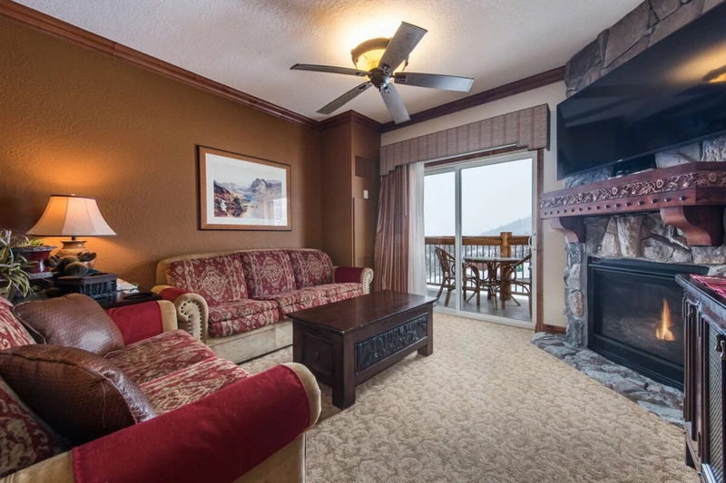 Mountain Views, Private Patio, Gas Fireplace, Queen Sofa Sleeper, HDTV w Cable, Free WiFi